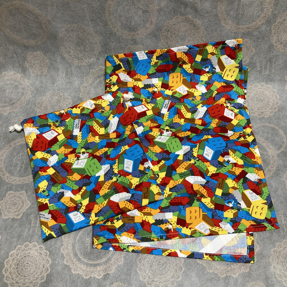 給食袋　二枚仕立て　ランチマット　ナフキン　40✖️60 大きいサイズ　男の子　ブロック柄　カラフル　レッド　ブルー 5枚目の画像