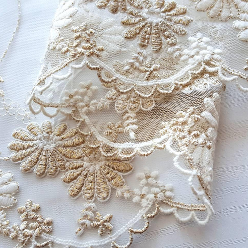 金糸入り 花柄幅広チュールレース 幅約19cm kies-51（50cm単位