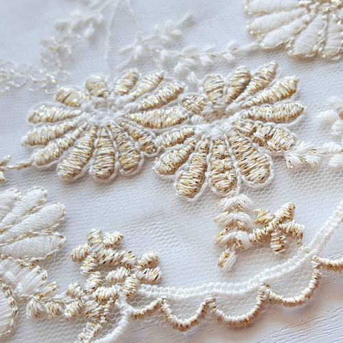 金糸入り 花柄幅広チュールレース 幅約19cm kies-51（50cm単位