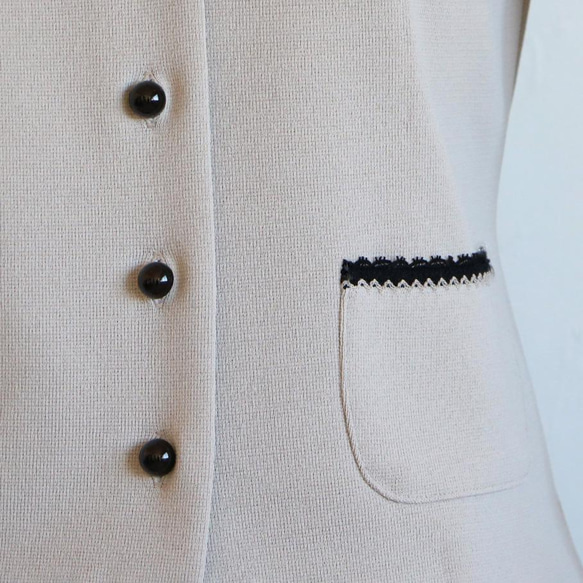 售罄！ [適合您身體的彈力夾克！ ] 米蘭羅紋蕾絲口袋針織外套[Greige] 第10張的照片