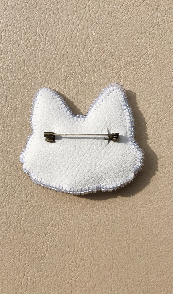 ビーズ刺繍　✳︎驚きのハチワレにゃんことクエスチョンminiブローチset✳︎ /ねこ/猫の日/はちわれ/はちわれ猫 5枚目の画像