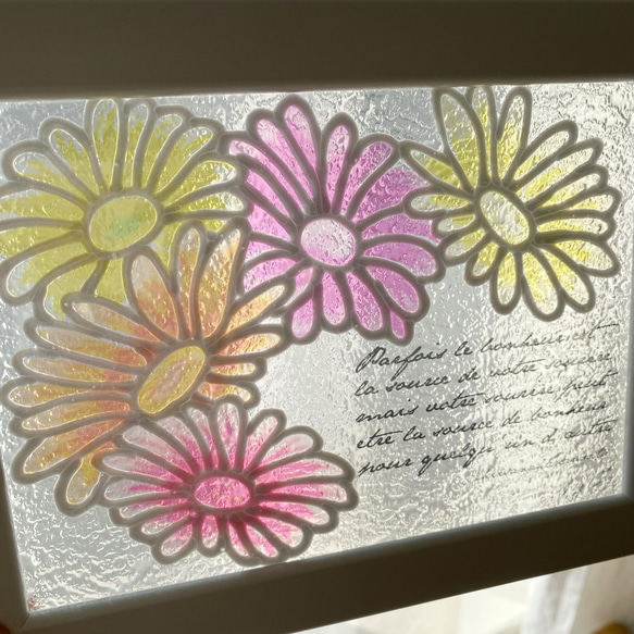 ガーベラのコラージュ　クリアグラスアート　ステンドグラス風　メッセージカード 3枚目の画像