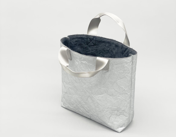 特製輕質皺褶手提包（銀色和灰色毛皮），小號 M 第1張的照片