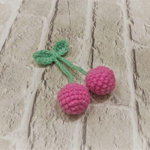 ピンクさくらんぼモチーフ 手編み ハンドメイド あみぐるみ Ma Fleur