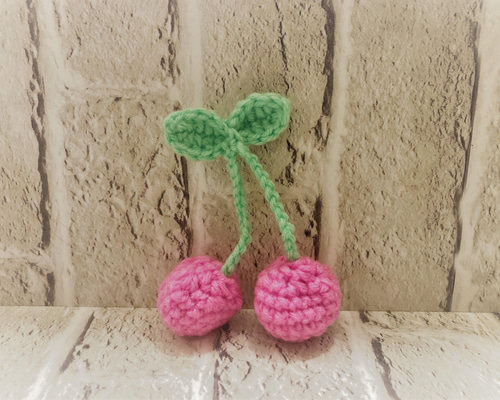 ピンクさくらんぼモチーフ 手編み ハンドメイド あみぐるみ Ma Fleur