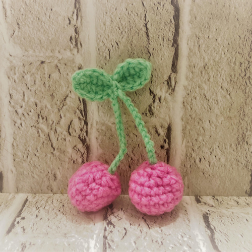 ピンクさくらんぼモチーフ 手編み ハンドメイド あみぐるみ Ma Fleur