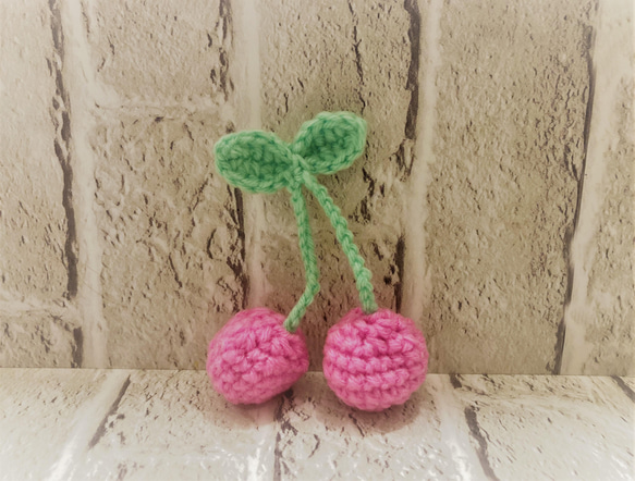 ピンクさくらんぼモチーフ 手編み ハンドメイド あみぐるみ Ma Fleur
