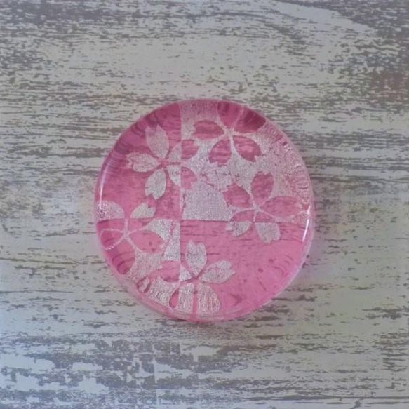 金彩工芸　金彩ガラスペーパーウェイト　「桜　ピンク」 2枚目の画像