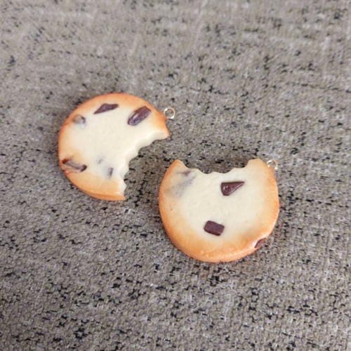 クッキーのキーホルダー♪フェイクスイーツ(*^^*)かじりかけのチョコ