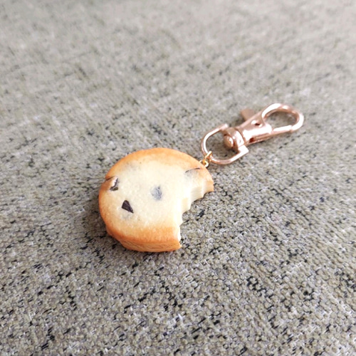 クッキーのキーホルダー♪フェイクスイーツ(*^^*)かじりかけの