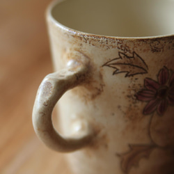 コーヒーカップ　紫の花唐草 7枚目の画像