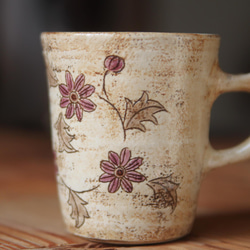 コーヒーカップ　紫の花唐草 4枚目の画像