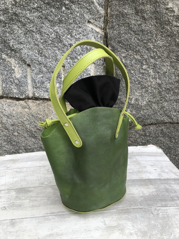 透明レザー使用】ぐにゃっとすけすけハンドバッグ（本革）GREEN 