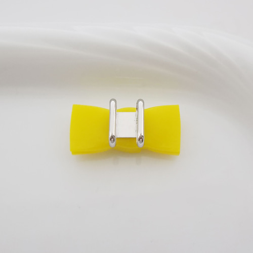 黄色いリボン ガラス 帯留め 小ぶり ブローチ ヘアゴム レモン色