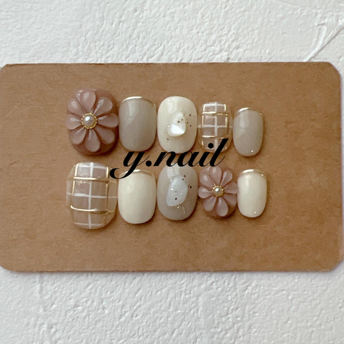 ぷっくりフラワー いちご チェック柄 ニュアンスネイル 夏ネイル