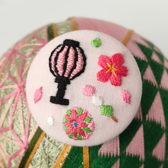 受注制作】ひな祭り刺繍ブローチ 桃の節句 ひな人形 ブローチ かな