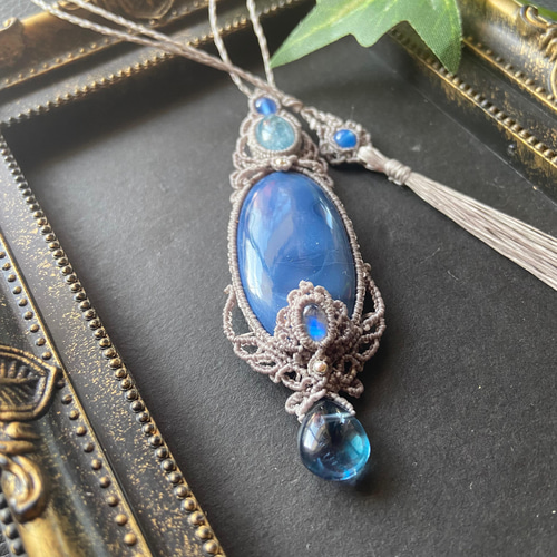 アクアマリン レインボームーンストーン マクラメネックレス こぼれる