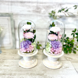 可愛いプリザーブドフラワー の供花 仏花 クリアドーム ボトルフラワー ホワイト　ピンク 1枚目の画像