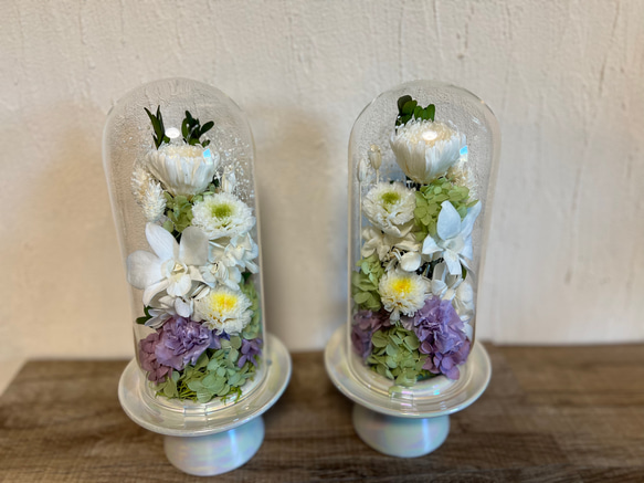 プリザーブドフラワー の供花 仏花 ガラスドーム ボトルフラワー  ブラウン 〔大〕ホワイト　 2枚目の画像