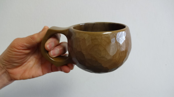 　朴の木の一木彫りコーヒーカップ 1枚目の画像