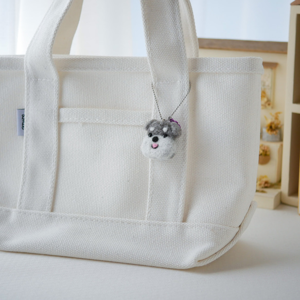 シュナウザー犬とお花チャーム バッグにつけて一緒にお出かけ ギフト プレゼント シュナウザーグッズ 16枚目の画像