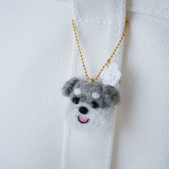 シュナウザー犬とお花チャーム バッグにつけて一緒にお出かけ ギフト プレゼント シュナウザーグッズ 13枚目の画像