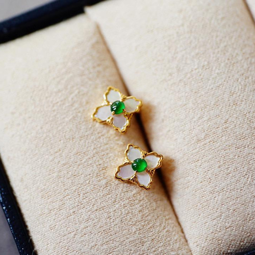 受注制作「四つ葉のクローバー」K18 天然ヒスイ 天然ダイヤモンド  