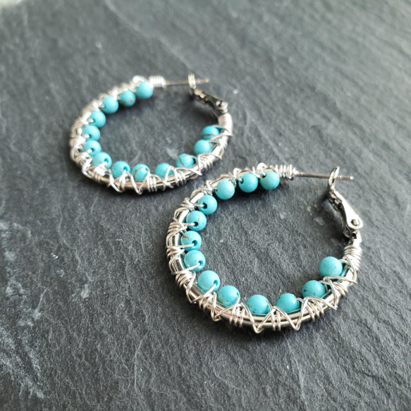 【送料無料】turquoise【ターコイズ】ワイヤー編みピアス 1枚目の画像