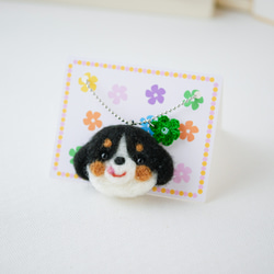 キャバリア犬とお花チャーム バッグにつけて一緒にお出かけ キャバリアグッズ 雑貨 ギフト プレゼント｜トライカラー 11枚目の画像