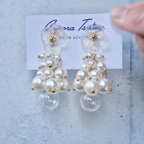 じゃらじゃら パールビーズ 虹色 フラワー イヤリング/ピアス