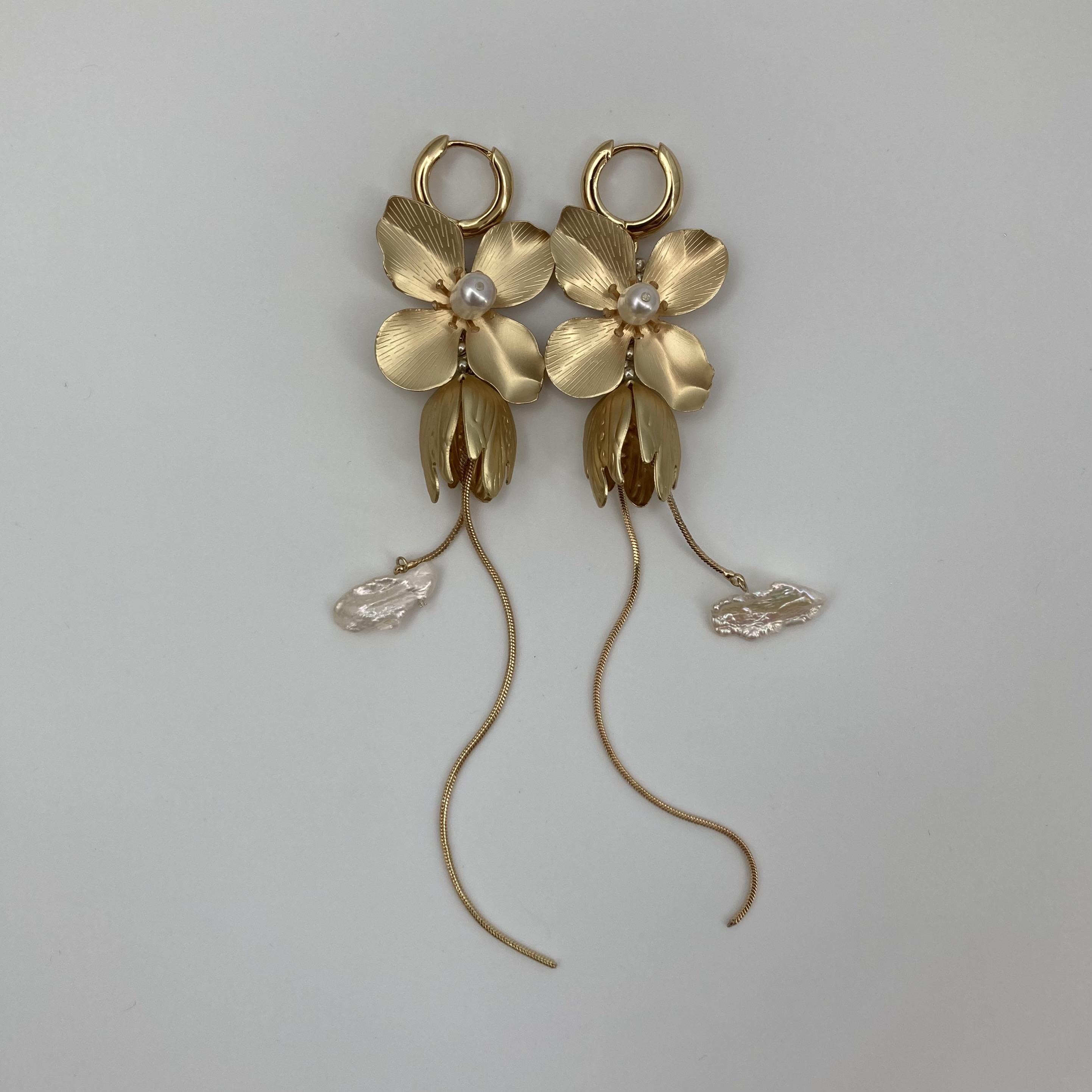 No.130  / ブライダル パールピアス・イヤリング【 ウェディング ・ ブライダル 】結婚式　大ぶり