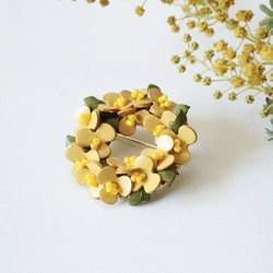 革花ミモザ　リースのブローチ 2枚目の画像