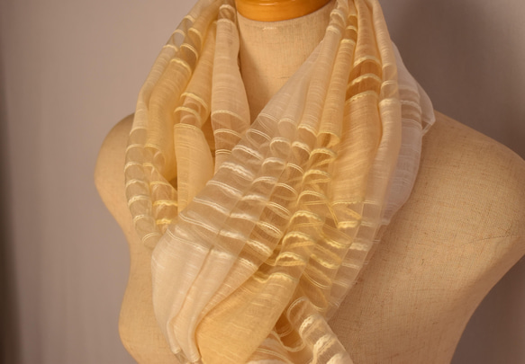 シルクとコットンの透かし織りストール「密陀僧色～生地白」 2枚目の画像