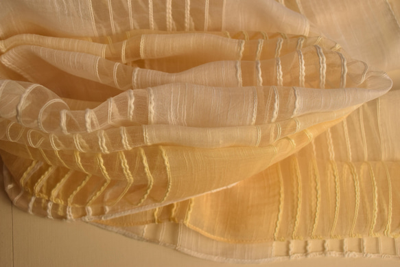 シルクとコットンの透かし織りストール「密陀僧色～生地白」 12枚目の画像