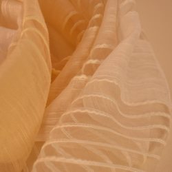 シルクとコットンの透かし織りストール「密陀僧色～生地白」 16枚目の画像