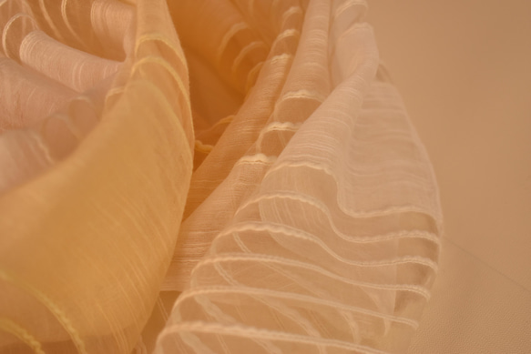 シルクとコットンの透かし織りストール「密陀僧色～生地白」 16枚目の画像