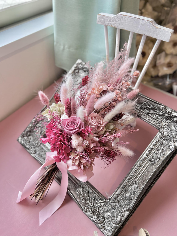くすみピンクのミニウェディングブーケ　プリザーブドフラワー　前撮り　プレゼント　母の日　 1枚目の画像