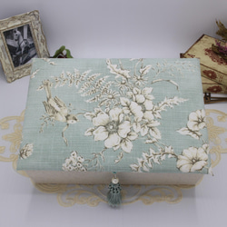 【受注制作】フランス製 トワルドジュイ　２段ツールボックス / 裁縫箱 （花と小鳥のリフレイン / ブルー） 4枚目の画像