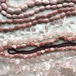#264マダガスカル産　ローズクオーツAAA- 透明桜ピンク　タンブル【大】５センチ分 4枚目の画像