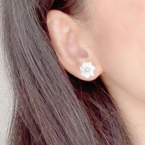 silver925/ホワイトシェル/白蝶貝ピアス/蝶/淡水パール ホワイトシェル（白蝶貝）×パール 花モチーフピアス SV925 ピアス