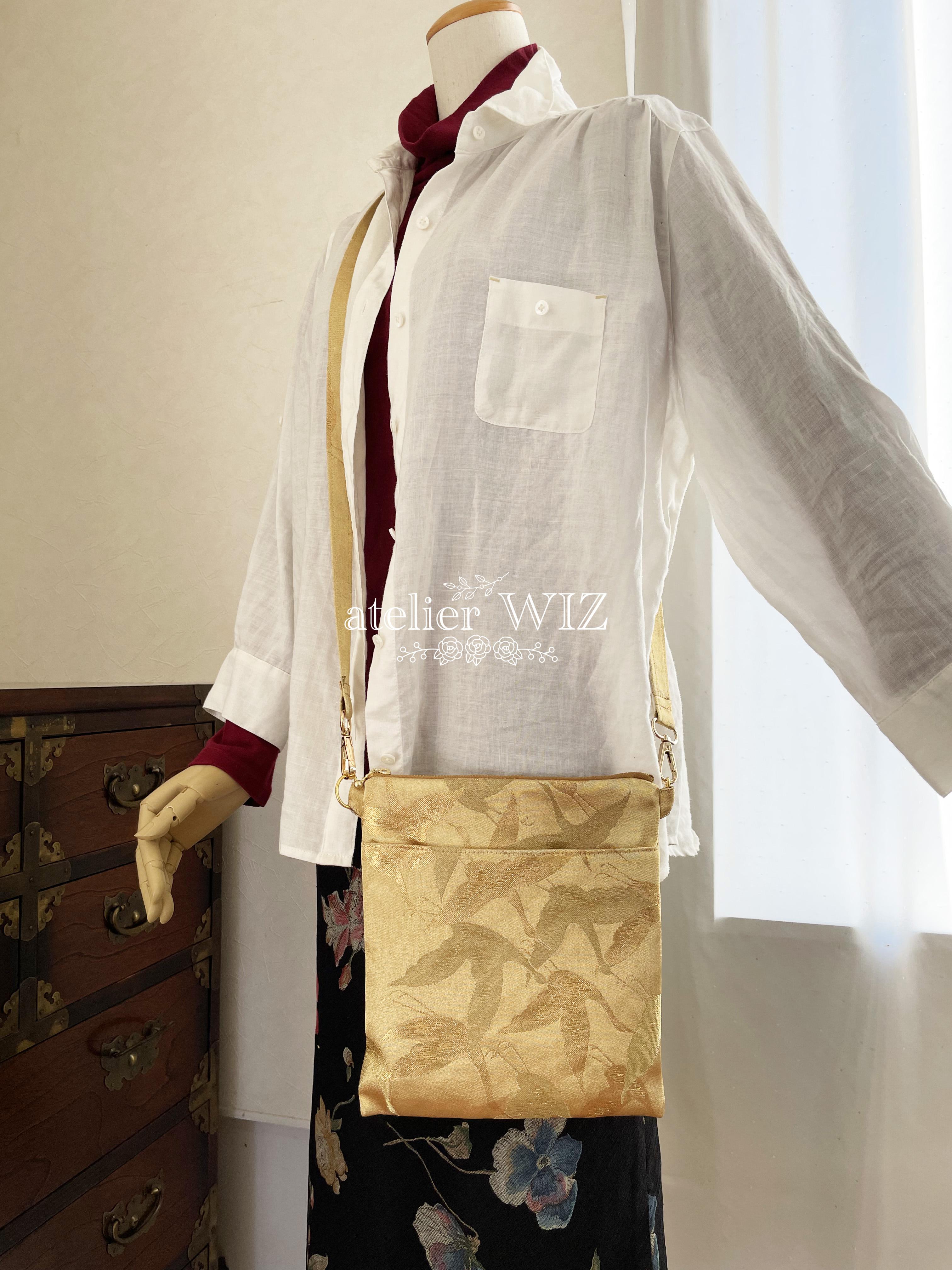 帯地サコッシュ。メタリックなゴールドの【 飛翔鶴 】