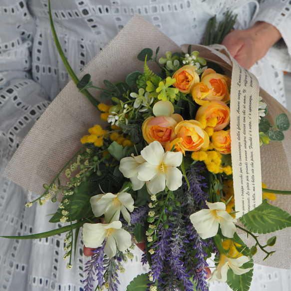 ミモザとラベンダーのスワッグ　ビタミンカラー　造花のスワッグ　ガーデンブーケ　送別　誕生日　花束　 8枚目の画像