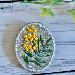 ラッピング無料《受注製作》刺繍ブローチ mimosa bouquet (ミモザ
