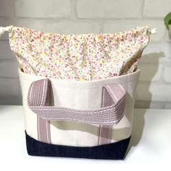 トートバッグ型（巾着タイプ）保冷保温バッグ　ランチバッグ　お弁当バッグ　ピンク　小花柄 2枚目の画像