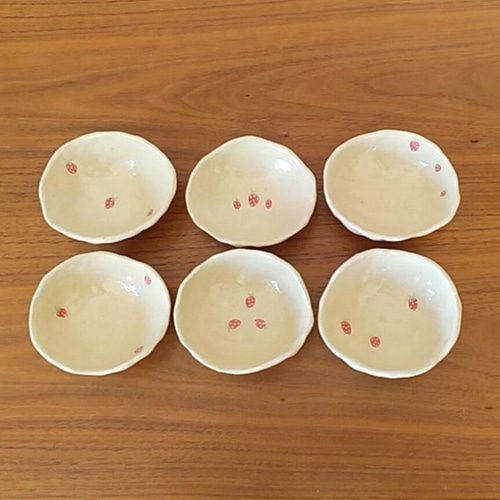 デザイン色々！》陶の豆皿・小鉢(大)【山武市のイチゴ】 薬味皿