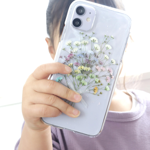 カラフルかすみ草のブーケ 押し花スマホケース iPhone15Android Galaxy Xperia 全機種 9枚目の画像