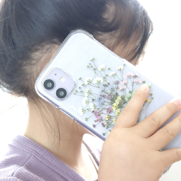 カラフルかすみ草のブーケ 押し花スマホケース iPhone15Android Galaxy Xperia 全機種 8枚目の画像
