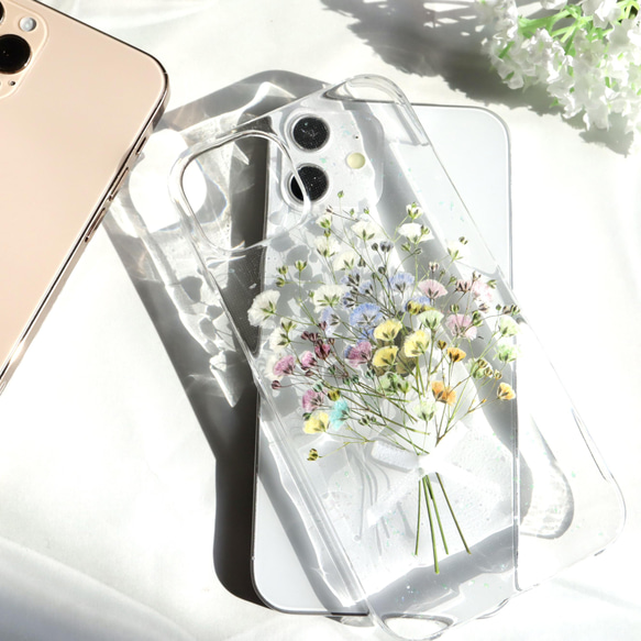 カラフルかすみ草のブーケ 押し花スマホケース iPhone15Android Galaxy Xperia 全機種 4枚目の画像