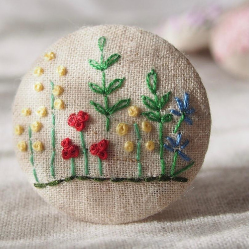 送料無料（沖縄は1000円) ハンドメイド 牡丹 芍薬 百合 刺繍 楕円