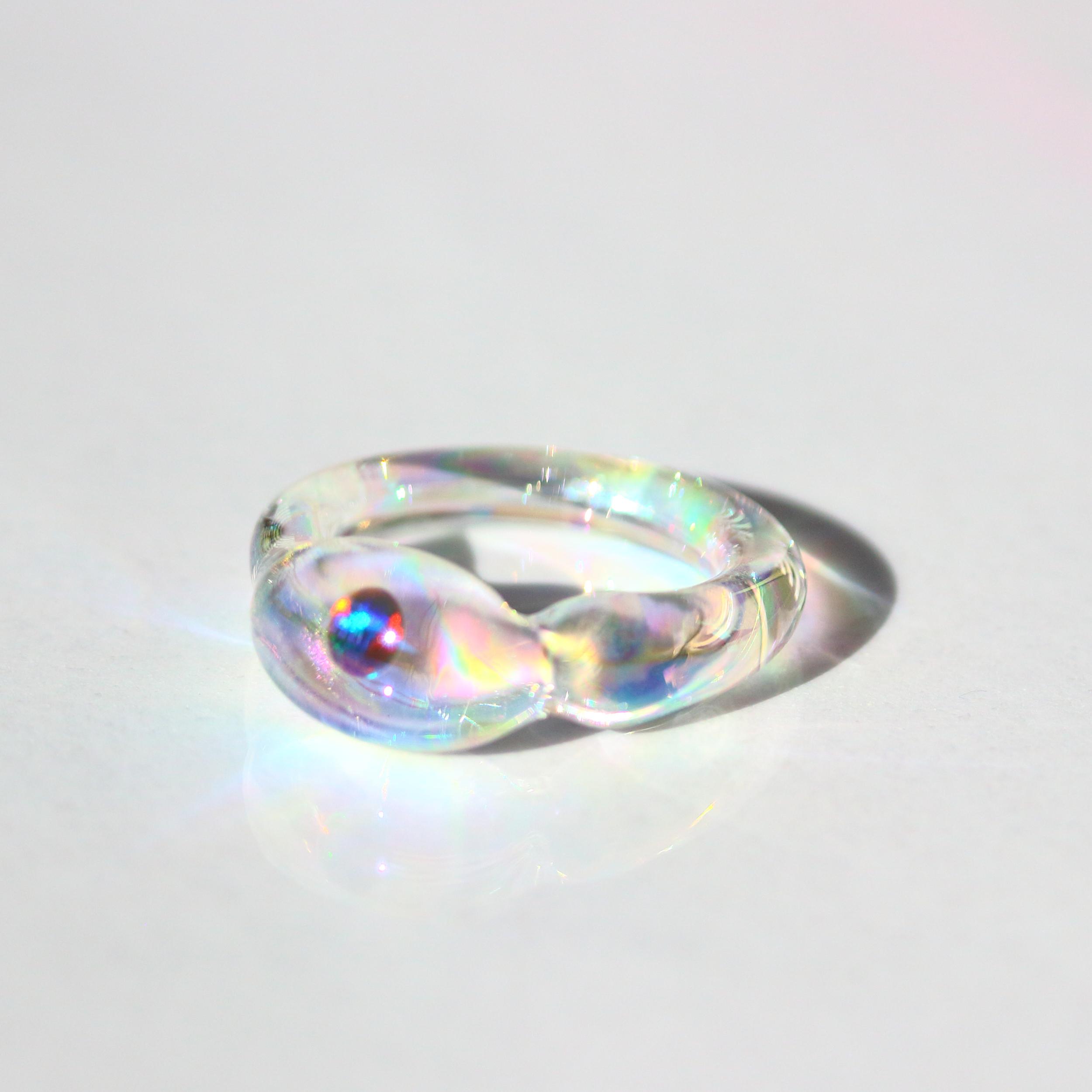 ブラックオパールとオーロラの輝き ガラスリング 指輪・リング さとりガラス 通販｜Creema(クリーマ)